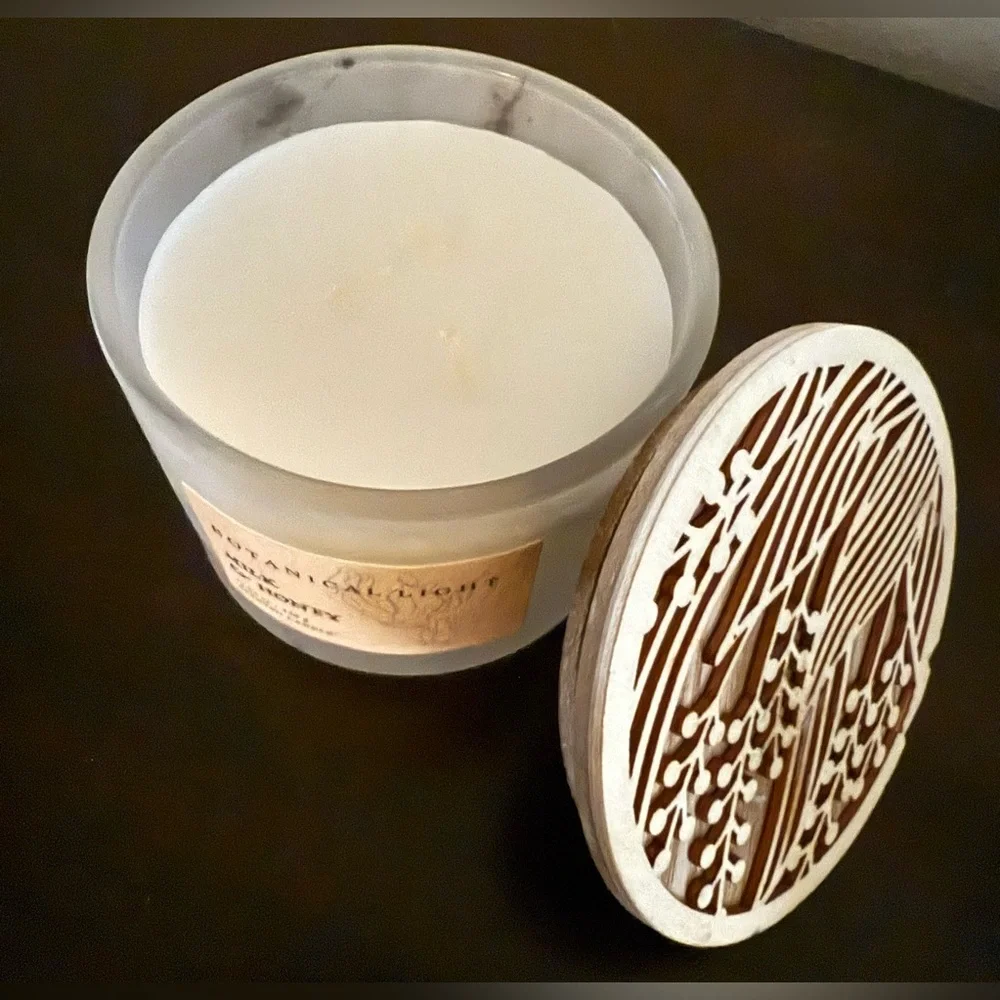 Botanical Light Milk & Honey 3-Wick Candle | Frosted Glass Jar | Home Fragrance